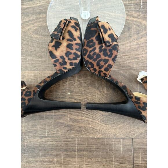 NEW MICHAEL Michael Kors Women’s 8 Pump Shoe Peep Toe Leopard Print - Picture 5 of 7